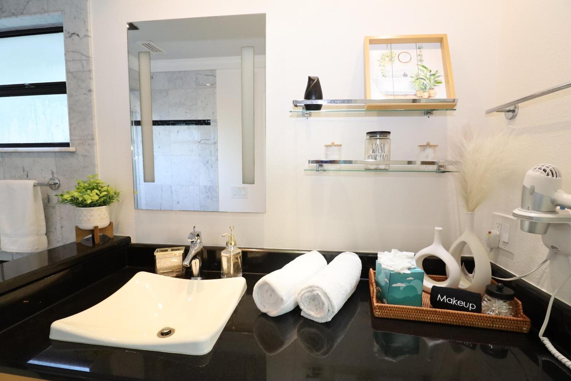 Boho Oasis With Pool- Paradise For Work & Fun แทมปา ภายนอก รูปภาพ